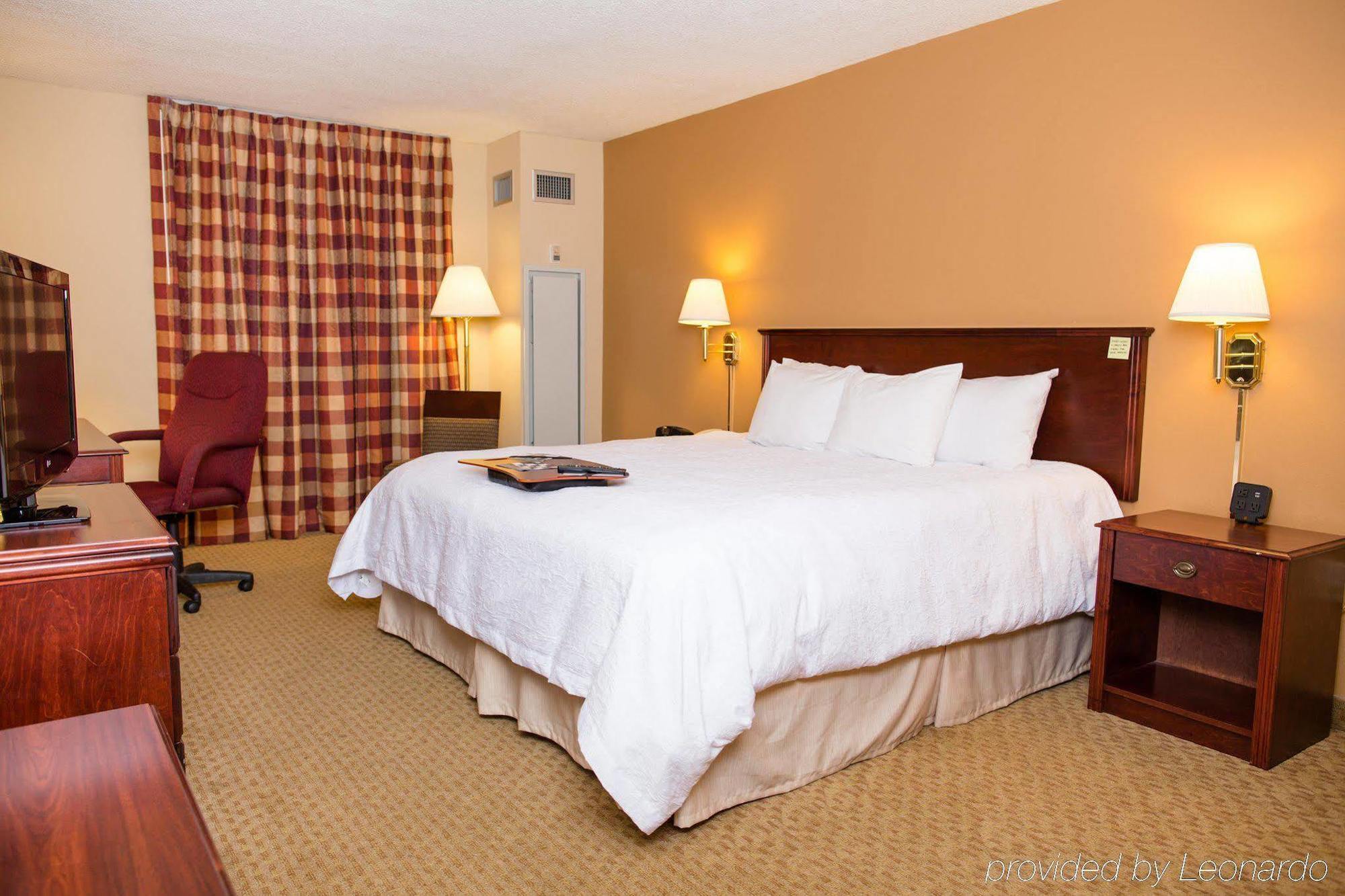 Hampton Inn Columbus-North Exterior foto